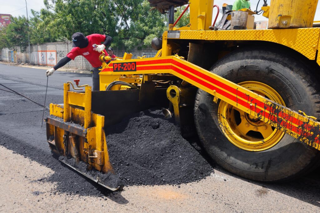 Gobernador Caldera inspeccionó trabajos que garantizan el tránsito en circunvalaciones 2 y 3 3 WhatsApp Image 2025 07 12 at 1.45.26 PM 1