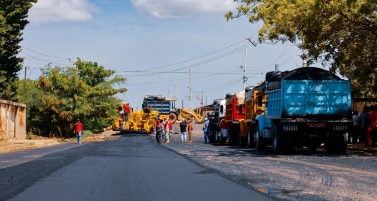 Plan de asfaltado regional se extiende a la Cañada de Urdaneta y continúa en el oeste de Maracaibo 1 Asfaltado