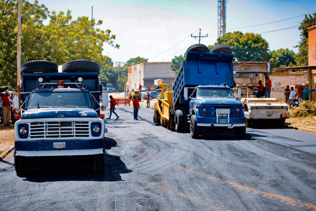 Plan de asfaltado regional se extiende a la Cañada de Urdaneta y continúa en el oeste de Maracaibo 2 WhatsApp Image 2025 07 23 at 8.17.46 AM