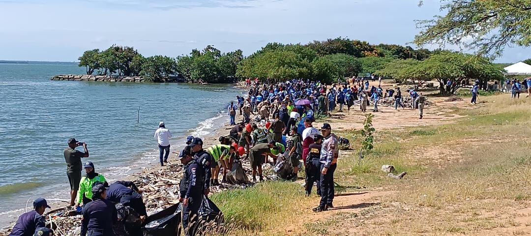 Recolectan 336 toneladas de plástico para conmemorar dos años del plan de recuperación del Lago de Maracaibo 1 Lago