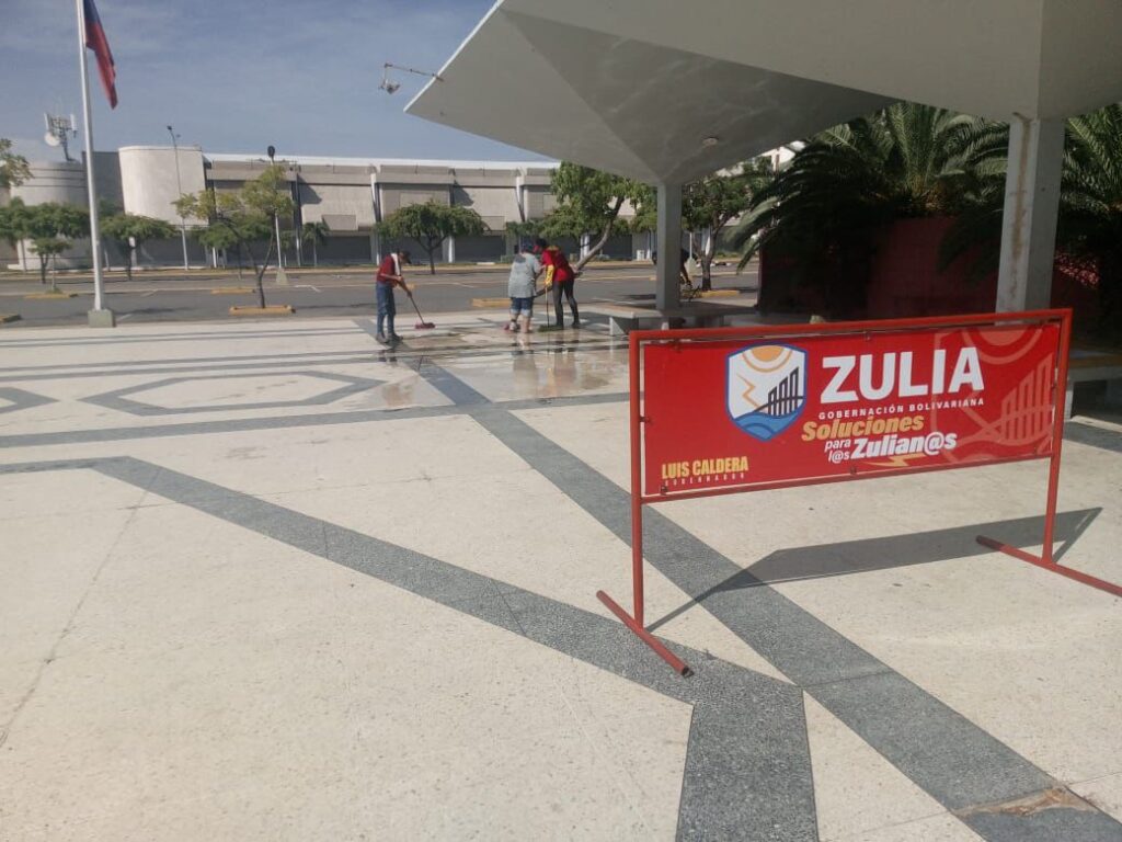 Gobernación Bolivariana del Zulia realiza jornada integral de mantenimiento en el Parque Rafael Urdaneta 3 WhatsApp Image 2025 07 25 at 8.59.50 AM 1