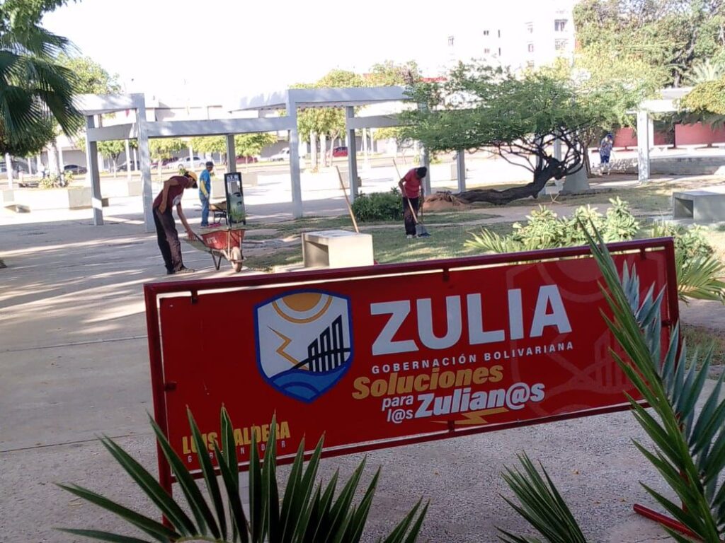 Gobernación Bolivariana del Zulia realiza jornada integral de mantenimiento en el Parque Rafael Urdaneta 2 WhatsApp Image 2025 07 25 at 8.59.50 AM