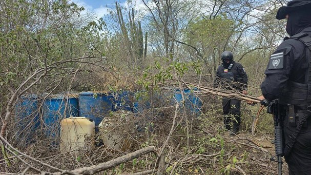 Incautaron más de 14 mil litros de combustible de aviación 3 incautacion