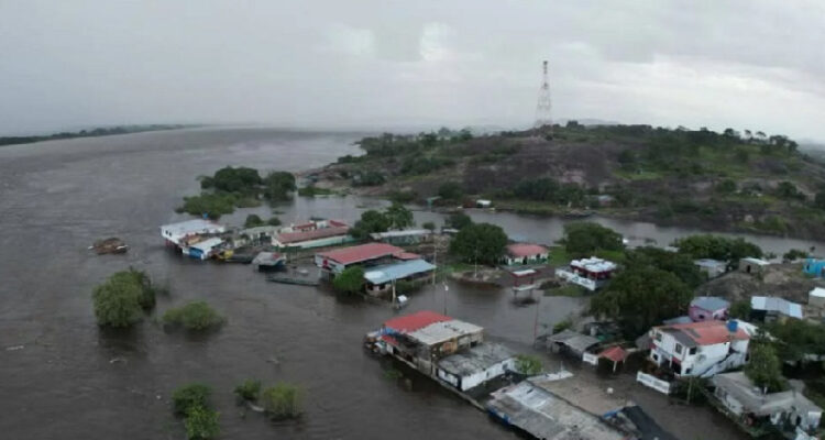 Crecida del río Orinoco causó inundaciones en Amazonas 1 Amazonas