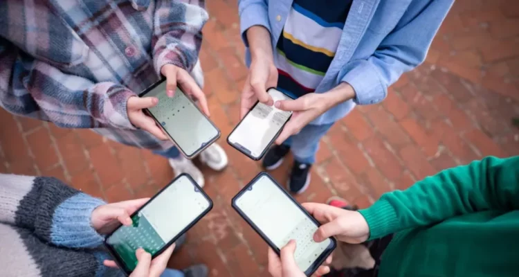 Estos son los peligros de los smartphones en niños menores de 16 años 1 smartphones