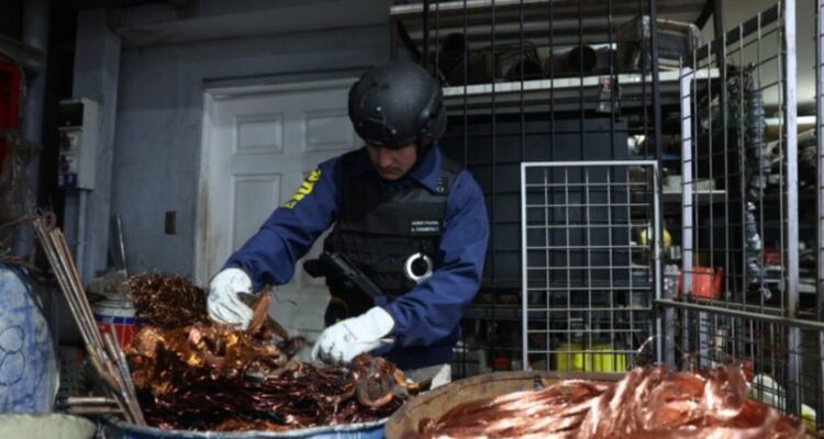 ¡Mañas de exportación! Le pusieron los ganchos a dos venezolanos en Chile por robar 25 toneladas de cobre 1 Robo venezolano