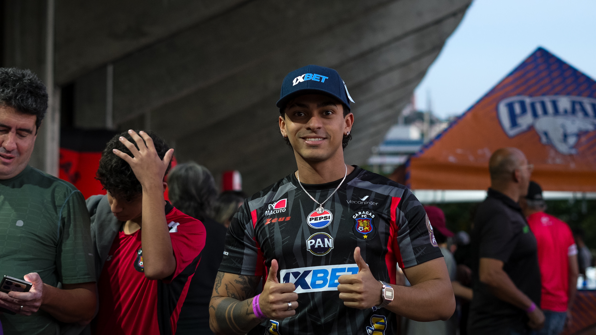 Juegos, emoción y fantásticos premios: 1xBet volvió a deleitar a los aficionados durante un partido del Caracas F.C. 5 01