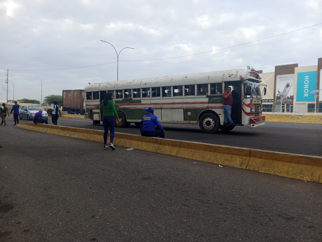 El costo de pasaje en Maracaibo: Usuarios reclaman aumentos constantes y transportistas se escudan con el alza del dólar 4 A5bl4GLY WhatsApp Image 2025 08 22 at 1.07.14 PM