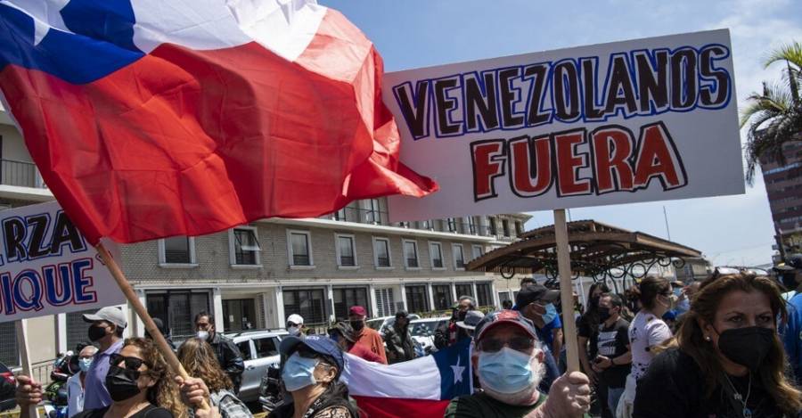 Las redes sociales exacerban la xenofobia en Chile 2 Chilenos