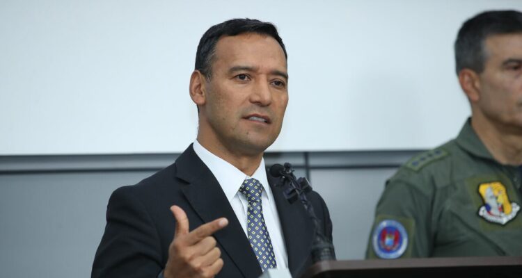 Ministro de Defensa de Colombia respaldó despliegue militar de EE. UU. en el Caribe 1 Colombia