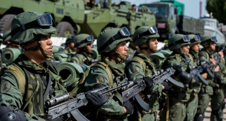Presidente Maduro ordenó el despliegue de 15 mil efectivos en la zona de Paz N°1 en Zulia y Táchira 1 Ejercito de Venezuela