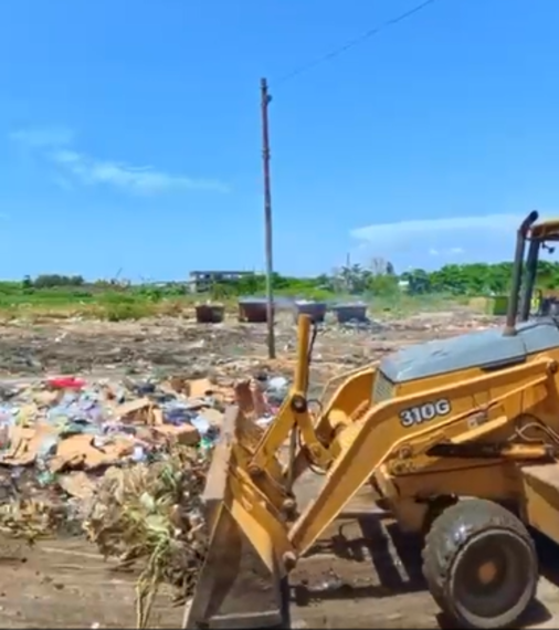 Alcalde Di Martino: «En el Mercado Las Pulgas recolectamos mil toneladas de basura en dos días» 3 En el Mercado Las Pulgas recolectamos mil toneladas de basura en dos dias 4