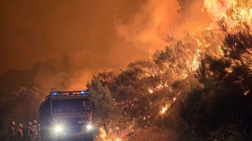 España y Portugal continúan sufriendo por los incendios forestales 2 Espana incendioss