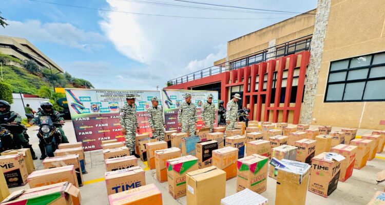 FANB incautó 295 bultos de cigarro, 4 de tabaco y 12.000 unidades de chimó en Las Pulgas 1 fanb contrabando