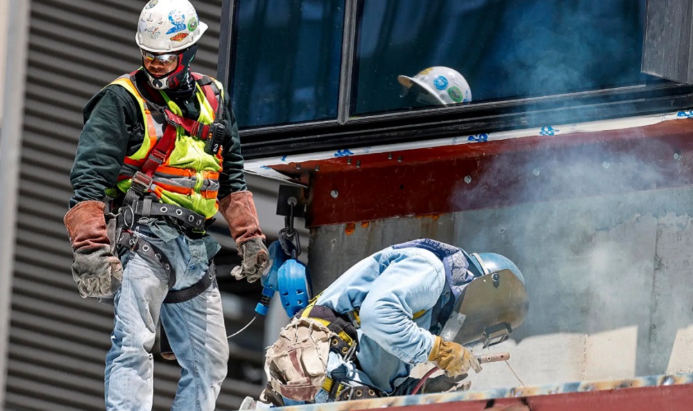 Fuerza laboral de EE. UU. pierde 1,2 millones de trabajadores migrantes este año 2 Fuerza laboral construccion EE. UU Migrantes