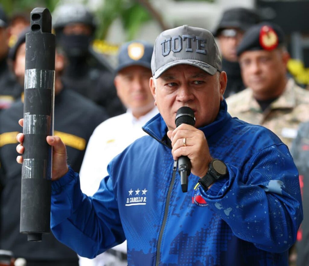 Ministro Cabello anunció la captura de alias «La Negra» y «El Flaco» involucrados en plan terrorista de Plaza Venezuela 5 Gyuh9hYXMAIPf8u