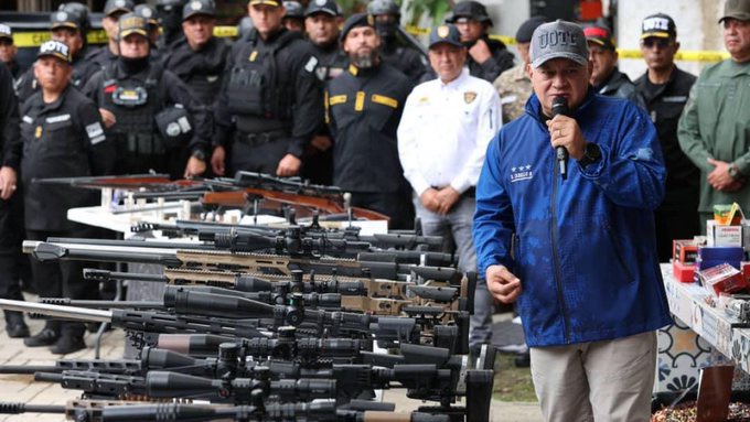 Ministro Cabello anunció la captura de alias «La Negra» y «El Flaco» involucrados en plan terrorista de Plaza Venezuela 6 Gyuh9hdWUAIMER