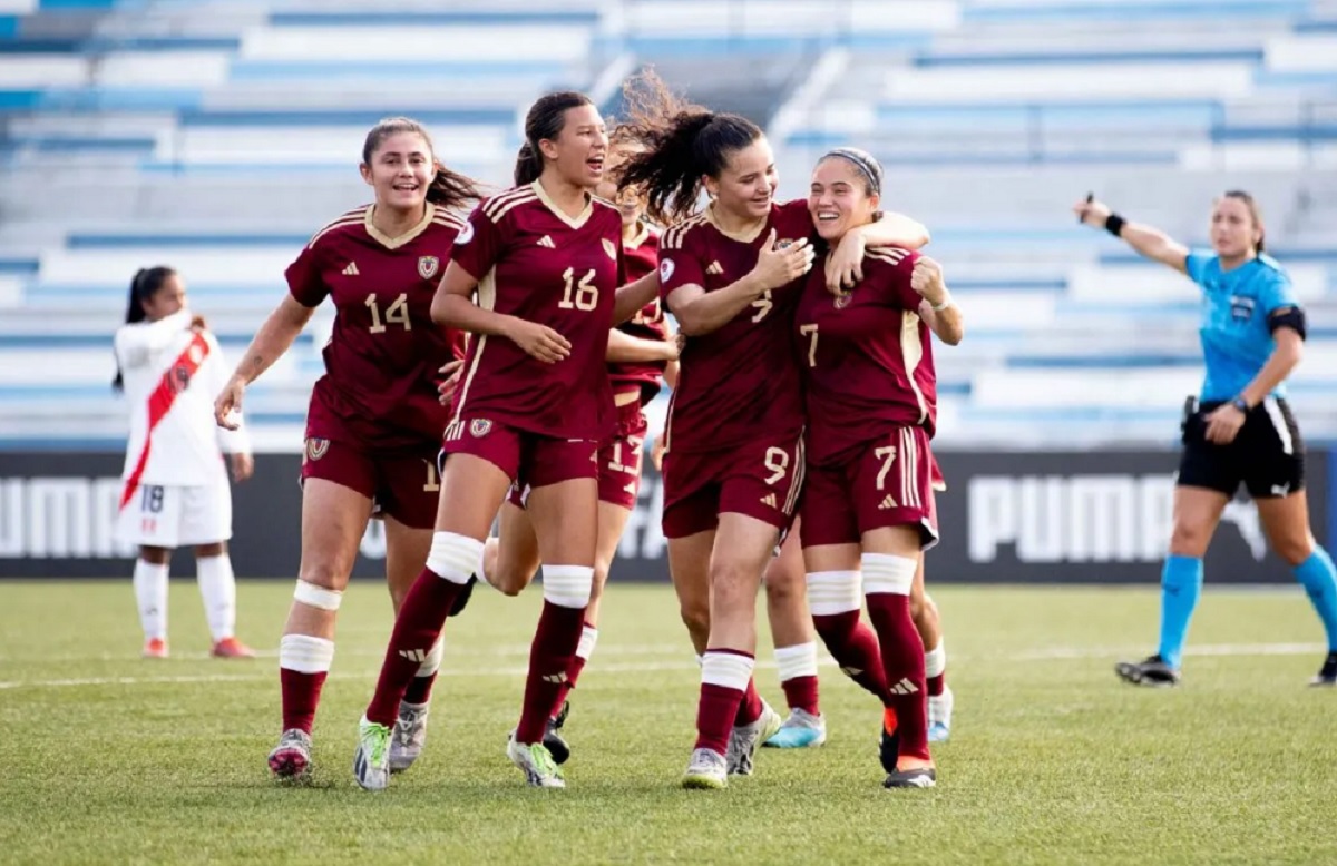 La Vinotinto femenina subió al puesto 46 en el ranking FIFA 2 La Vinotinto Femenina avanzo a pesar de no lograr clasificar en la Copa america Femenina Foto Archivo