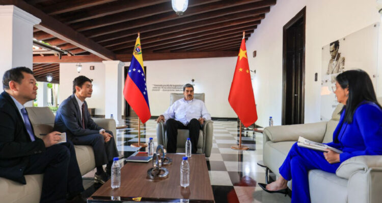Presidente Maduro se reunió con el embajador de China y celebró «notable avance» de cooperación mutua 1 Maduro