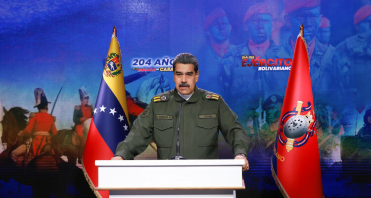 Presidente Maduro: plan de defensa nacional ante «amenazas» de EE. UU. ya está activo en todo el país 1 Maduro
