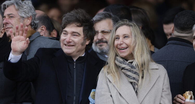 Allanamientos y miles de dólares secuestrados: el escándalo por presunta corrupción que acecha a Karina Milei en Argentina 1 Milei