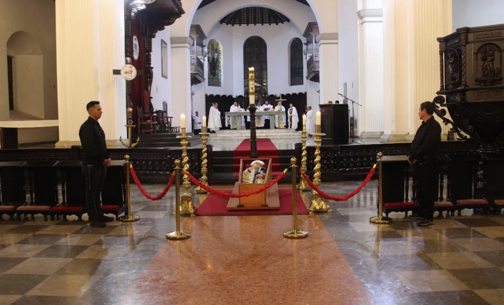 Monseñor Mario Moronta recibió el último adiós en la catedral de San Cristóbal 2 Monsenor
