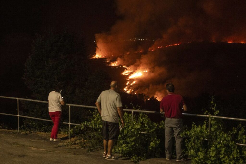 Más de 2.700 efectivos combaten 71 incendios rurales en Portugal 2 Portugal incendio