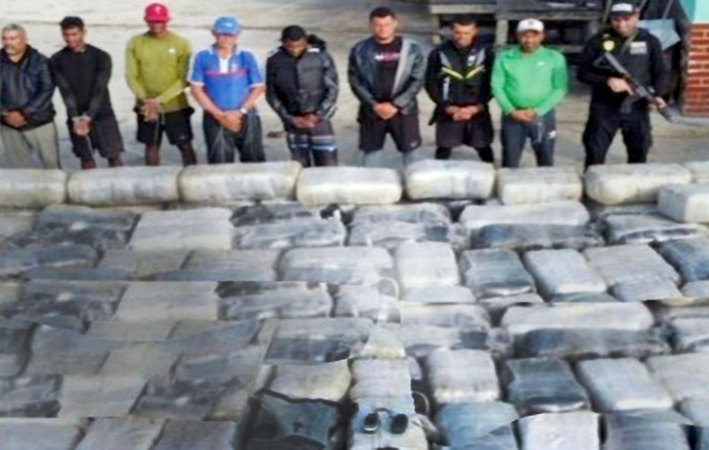 Privados de libertad 8 sujetos capturados con 3 mil kilos de droga en Falcón 3 Privados de libertad los 8 sujetos capturados con 3 mil kilos de droga en costas de Falcon A T