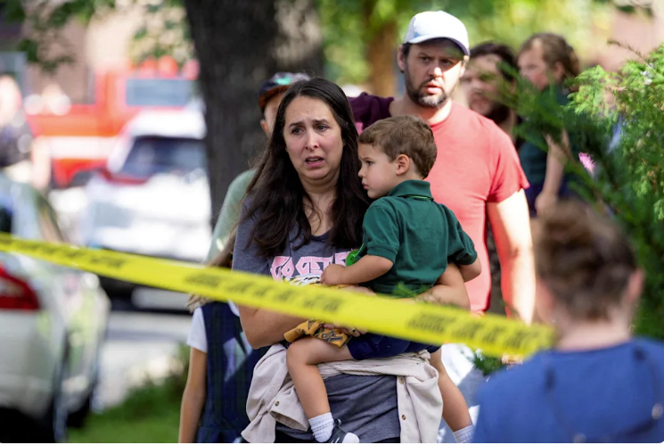 Dos niños muertos y 17 heridos en el tiroteo en una escuela católica en Minneapolis 2 Tiroteo