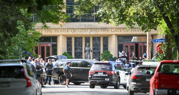 Dos niños muertos y 17 heridos en el tiroteo en una escuela católica en Minneapolis 1 Tiroteo