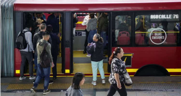 Venezolano fue asesinado en pelea dentro de autobús en Bogotá 1 Venezolano