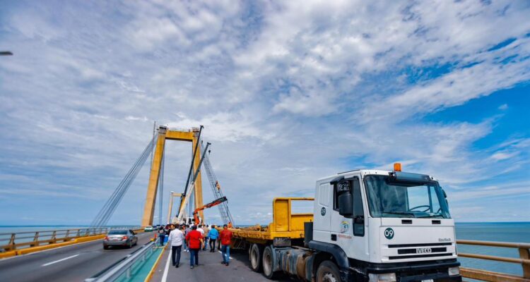 Plan de mantenimiento mayor del Puente Sobre el Lago de Maracaibo comenzó con el reemplazo de 14 guayas 1 guayas