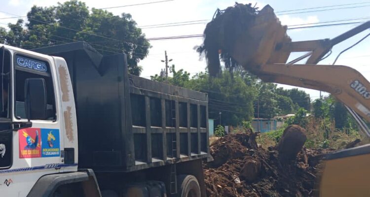 Plan de saneamiento y recuperación de infraestructura de la Gobernación del Zulia avanza en la cañada Guanábana 1 plan
