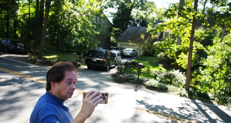 El FBI registró la casa de John Bolton, exasesor de seguridad nacional de Trump 1 FBI