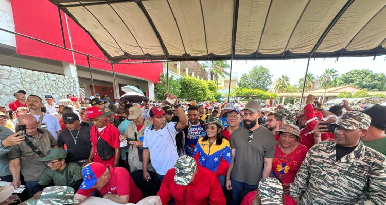 Zulianos atendieron convocatoria del presidente Maduro para alistamiento militar en defensa de la Patria 1 Zulia