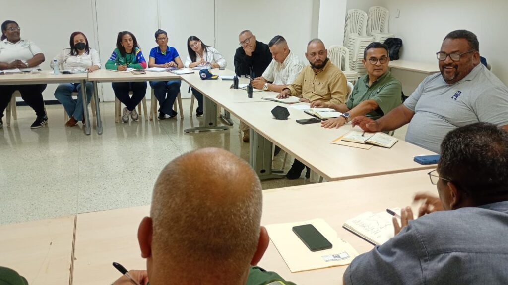 Gobernación del Zulia coordina el Plan de Adecuación para el Relleno Sanitario La Ciénaga 3 WhatsApp Image 2025 08 27 at 11.44.59 AM