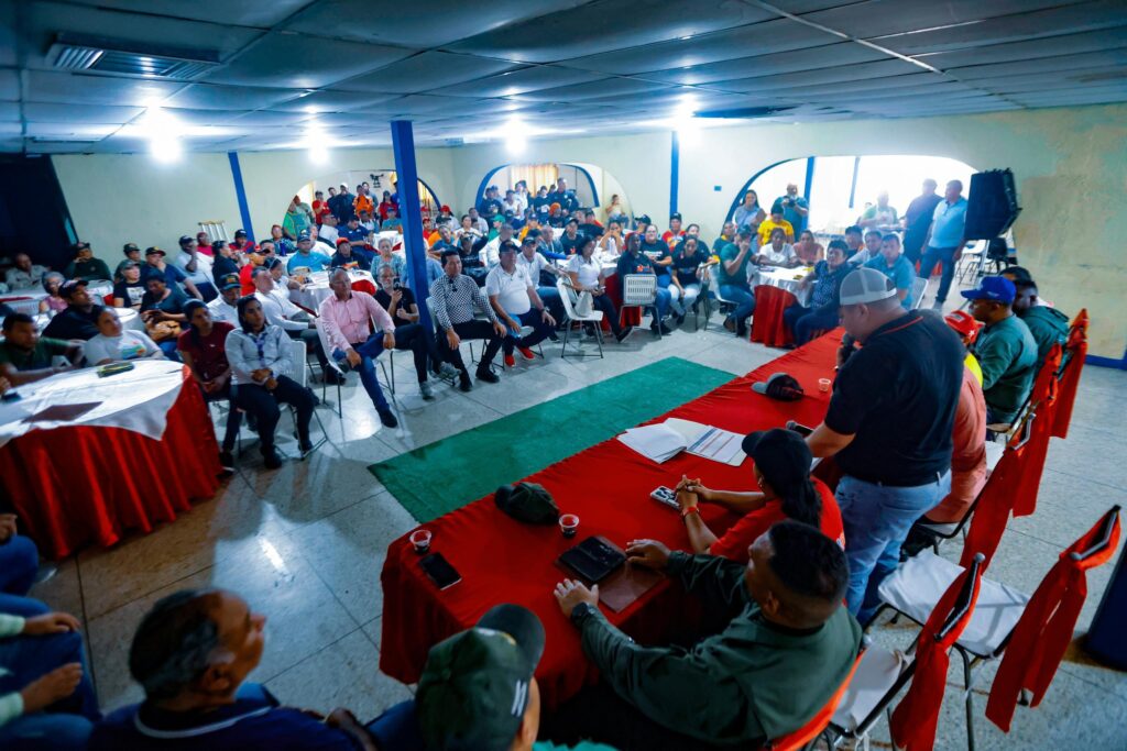 Gobernador Caldera se reunió con circuitos comunales de Valmore Rodríguez para cerrar ciclo de proyectos 3 WhatsApp Image 2025 08 28 at 10.27.12 AM 1