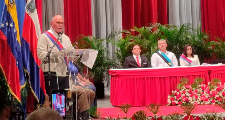Alcalde Gian Carlo Di Martino asumió la presidencia del Consejo Local de Planificación Pública para el período 2025-2029 1 Di Martino