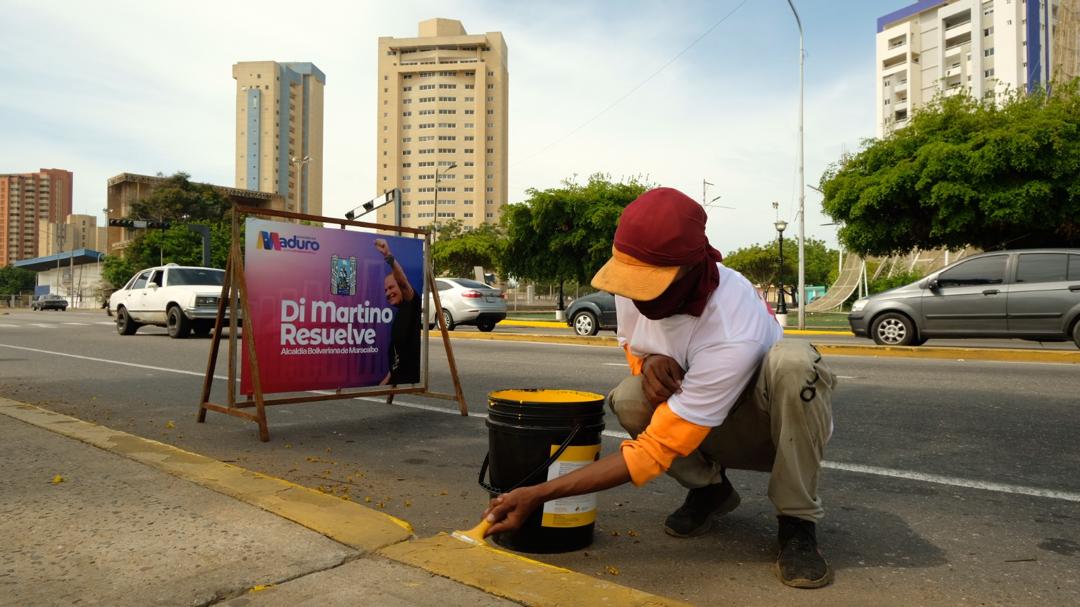 ¡La esperanza en acción! Rescate de Maracaibo avanza con asfaltado, demarcación y pintura de brocales 3 ozJqlPmA WhatsApp Image 2025 08 01 at 3.32.34 PM 1