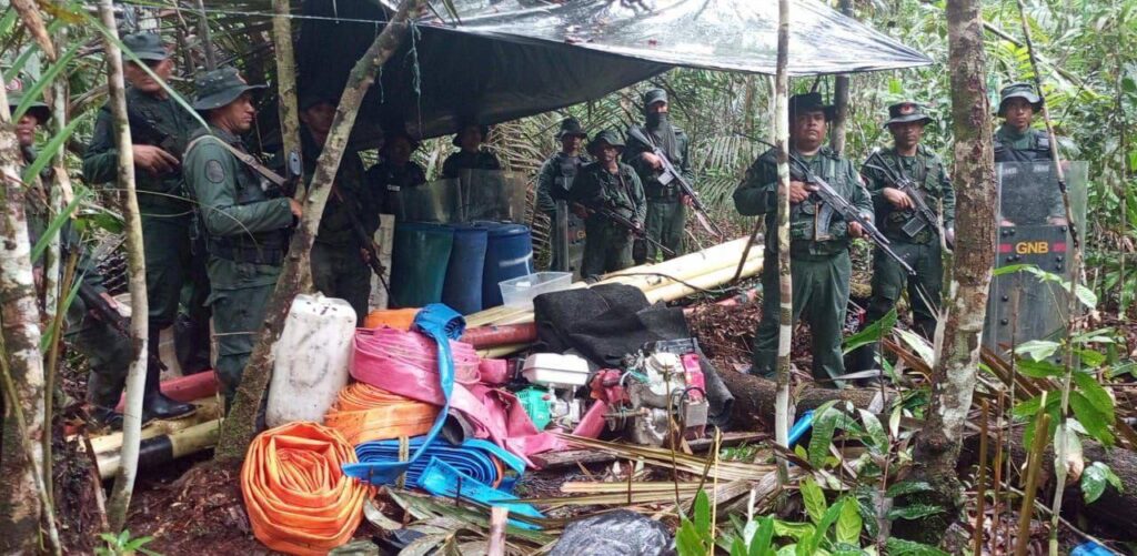 Fanb destruyó más de 10 campamentos Tancol 4 photo4997203322754674183yjpg 46922