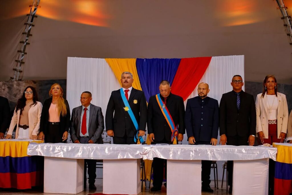 Cámara Municipal Sureña juramentó como alcalde de San Francisco a Héctor Soto 2 soto2 1024x685 1