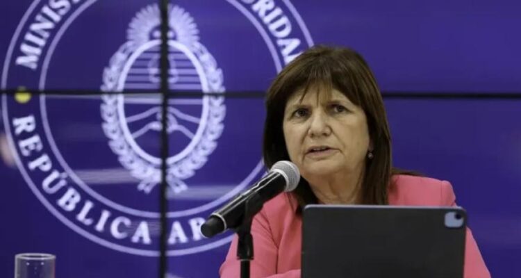 Ministra argentina fue denunciada por «abuso de autoridad» tras solicitar allanar periodistas 1 Ministra