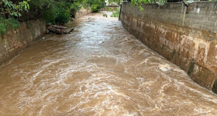 Cañadas fluyeron con normalidad a pesar de la fuerte lluvia registrada en Maracaibo 1 Cañada
