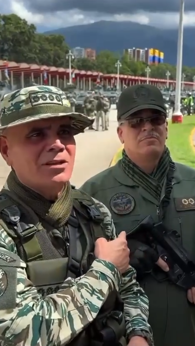 Apareció el general «desertor» nada mas que en la Toma Militar de Caracas y afirmando: «Venceremos» 3 Captura de pantalla 2025 09 21 a las 10.18.00