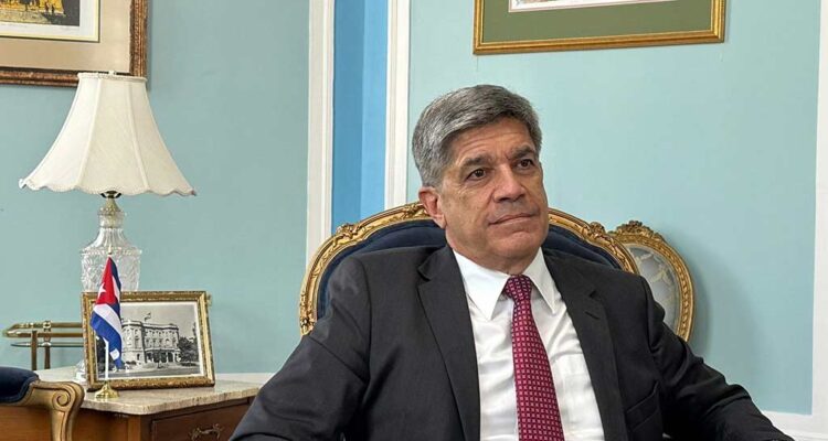 Cuba descartó apoyar militarmente a Venezuela en caso de un conflicto bélico en el Caribe: «No vamos a entrar en guerra con EE. UU.» 1 Cuba