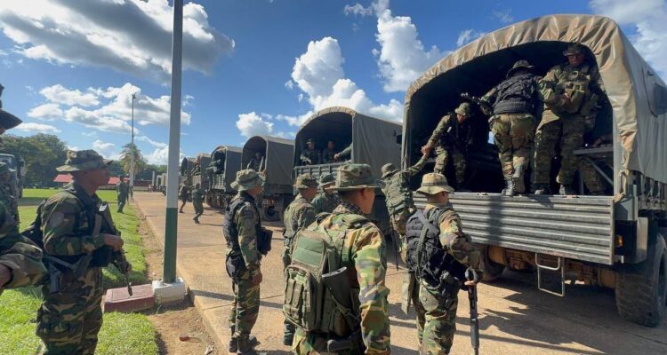Padrino López anunció despliegue militar en cinco estados del país, entre ellos el Zulia 1 Despliegue militar