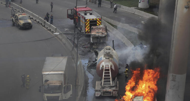 Fuerte explosión de un camión con gas en Ciudad de México dejó, 4 muertos y 90 heridos (+Videos) 1 Explosion en Mexico