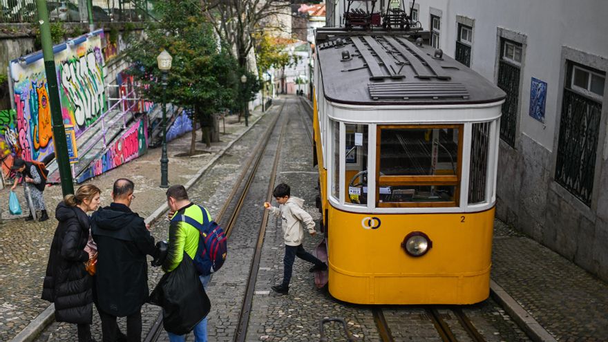 Qué se sabe del accidente del histórico funicular de Lisboa que dejó al menos 16 muertos 4 Funicular