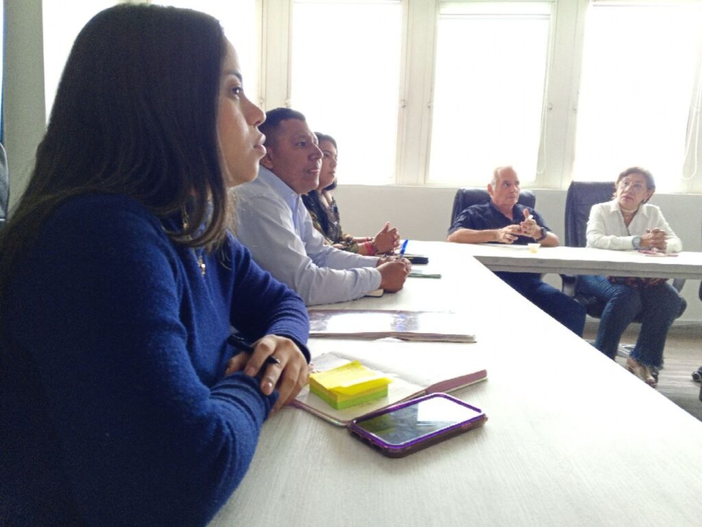 Alcaldía de Maracaibo e institutos tecnológicos analizaron oportunidades de becas educativas 4 IMG 20250909 WA0109