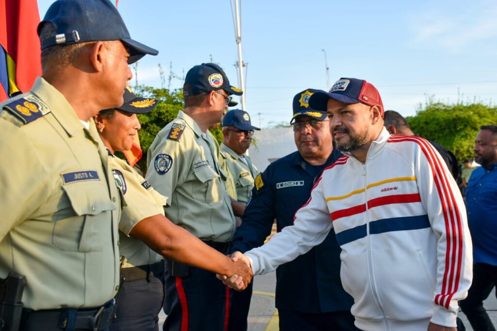 Alcalde Héctor Soto superviso instalaciones de Polisur y ajustó planes de protección 4 IMG 20250910 WA0048
